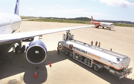 Bộ Tài chính phản hồi về đề xuất miễn 100% thuế BVMT với nhiên liệu của hãng bay