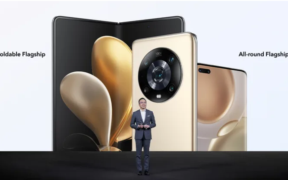 Honor tung điện thoại gập đầu tiên ở nước ngoài, cạnh tranh với Apple, Samsung