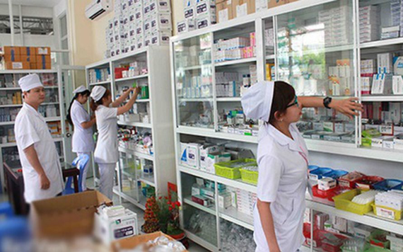 Thủ tướng yêu cầu đảm bảo thuốc và trang thiết bị y tế chữa bệnh