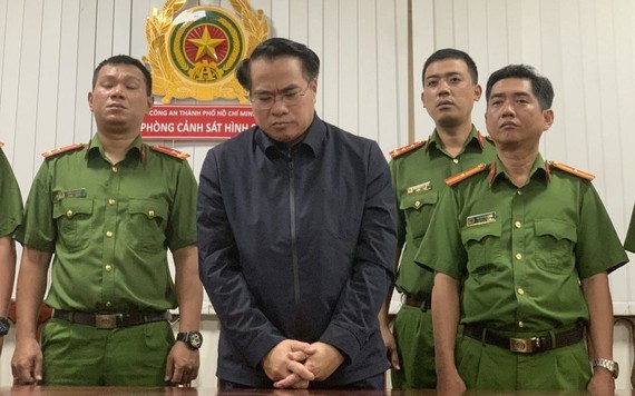 Cục trưởng Đăng kiểm Việt Nam Đặng Việt Hà bị bắt