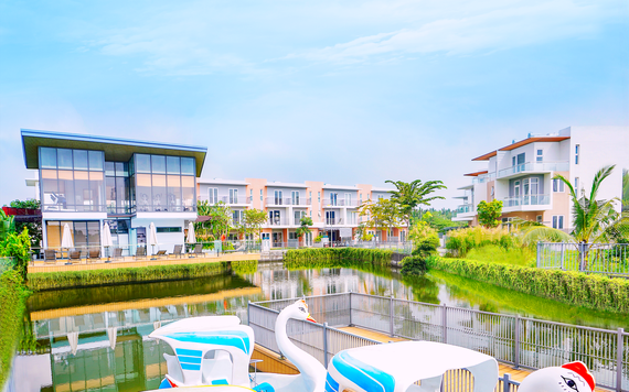 Trao sổ hồng cho cư dân Dragon Village và Dragon Parc,
Phú Long khẳng định uy tín Nhà phát triển đô thị bền vững