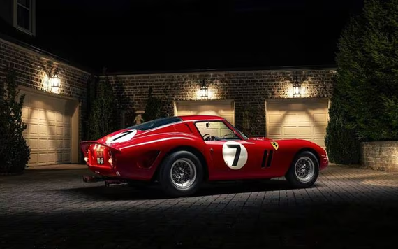 Ferrari trở thành chiếc xe đắt nhất từng được bán đấu giá với 51,7 triệu USD