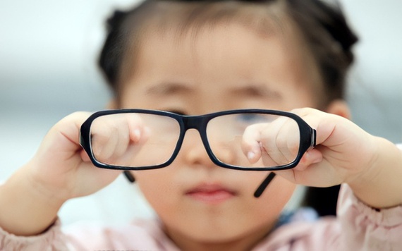Liệu có phép màu nào cho những người cận thị?
