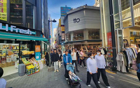 Khu phố mua sắm ở Seoul sống lại nhờ du khách nước ngoài