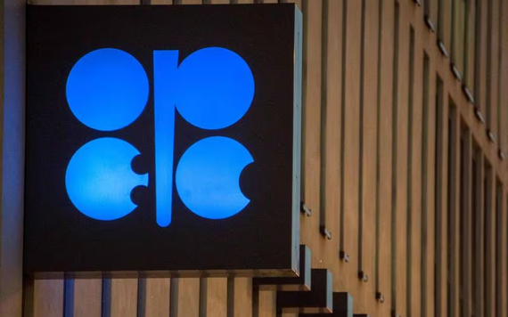OPEC+ gia hạn cắt giảm sản lượng tự nguyện trong bối cảnh lo ngại về nhu cầu dầu thô
