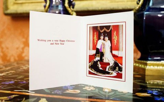 Vua Charles III chọn ảnh đăng quang làm thiệp Giáng sinh