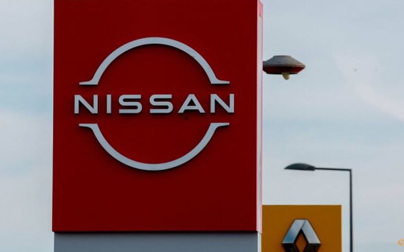 Renault bán 5% cổ phần của Nissan