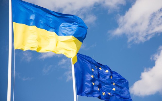 EU sẵn sàng kế hoạch B trị giá 20 tỷ euro để tài trợ cho Ukraina