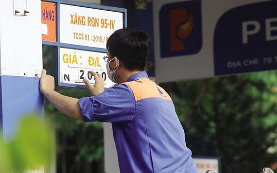 Giá xăng giảm về hơn 22.500 đồng/lít
