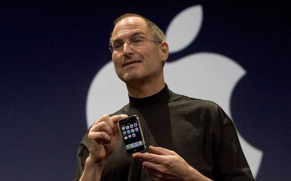 Chiếc iPhone đầu tiên được bán đấu giá với hy vọng kiếm được 50.000 USD