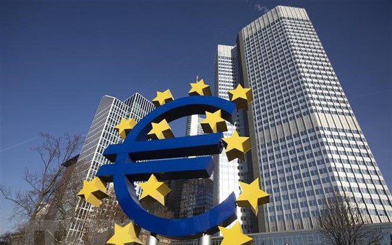 Ngân hàng châu Âu tiếp tục tăng lãi suất thêm 0,5%


