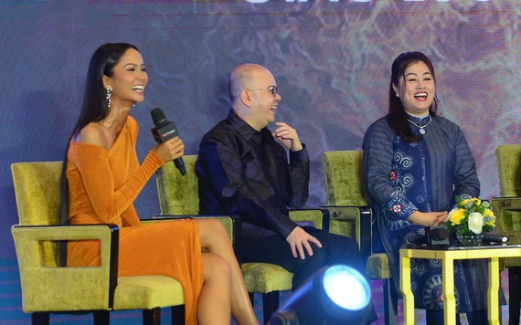 Hoa hậu Hoàn vũ H'hen Niê dẫn chương trình tại Top Chef Việt Nam 2023