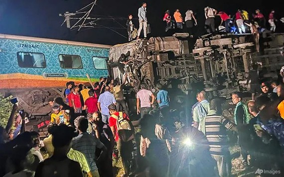 Tai nạn đường sắt kinh hoàng tại Ấn Độ, ít nhất 233 người thiệt mạng