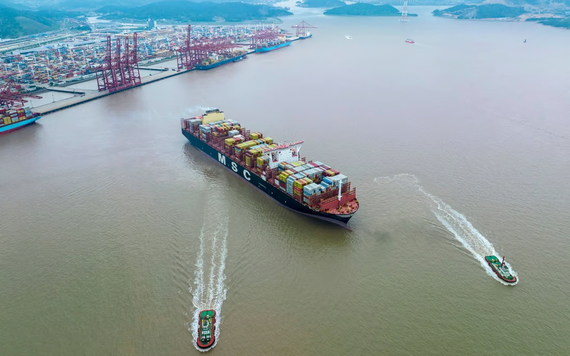 Xuất khẩu của Trung Quốc sụt giảm trong tháng 5, gây thêm khó khăn cho nền kinh tế