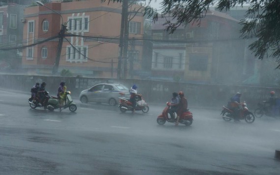Dự báo thời tiết ngày mai 17/7: Tây Nguyên và Nam Bộ có mưa to