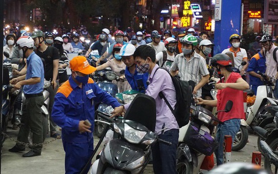 Giá xăng tăng hơn 1.200 đồng/lít