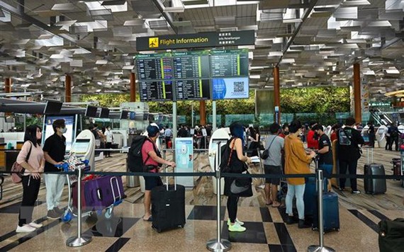 Trung Quốc tiếp tục miễn thị thực cho công dân Singapore, Brunei