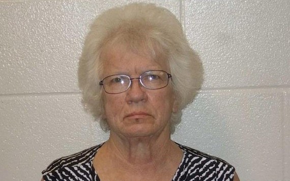 Nữ giáo viên 74 tuổi đối mặt bản án 600 năm tù với cáo buộc tấn công tình dục cậu bé 14 tuổi