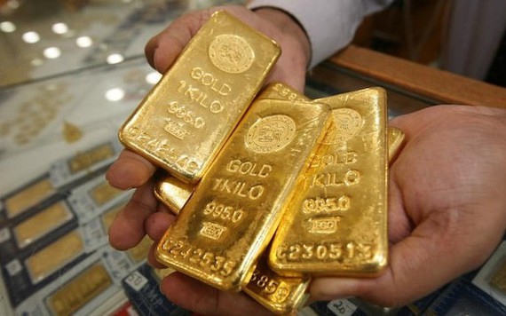Giá vàng hôm nay 26/9: Đồng loạt giảm