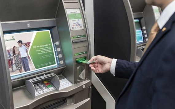 Tỷ trọng giao dịch qua ATM trong năm 2023 thấp kỷ lục