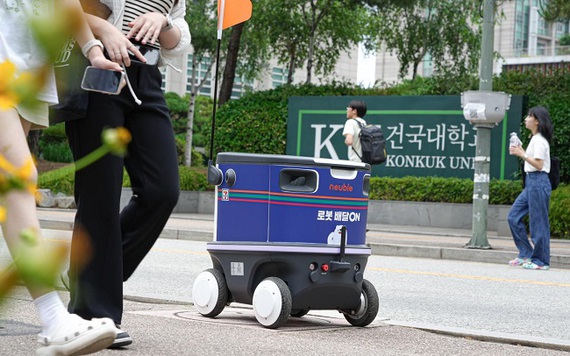 Được phép đi trên vỉa hè, robot giao hàng ở Hàn Quốc đã sẵn sàng nhận đơn
