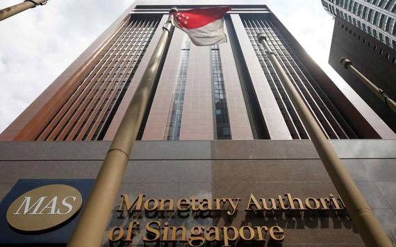 Singapore tiếp tục thắt chặt chính sách tiền tệ nhằm kiềm chế lạm phát