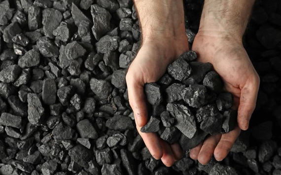 Từ 'vàng đen' đến kỳ quan công nghệ: Vai trò mới của than trong điện tử