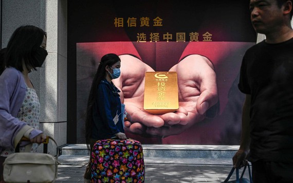 Giới trẻ Trung Quốc chuộng đầu tư vàng trong bối cảnh kinh tế suy thoái