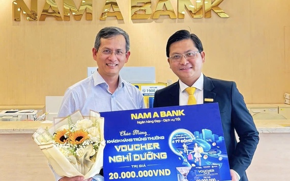 Nam A Bank trao giải đợt 1 chương trình '32 năm đồng hành - Ngàn quà tặng tri ân'