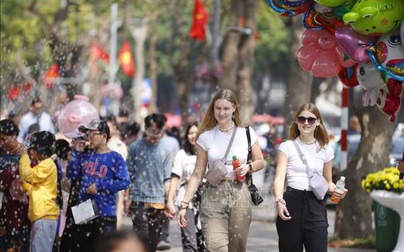 Dịp Tết, Việt Nam đón lượng khách quốc tế tăng cao ở nhiều địa phương
