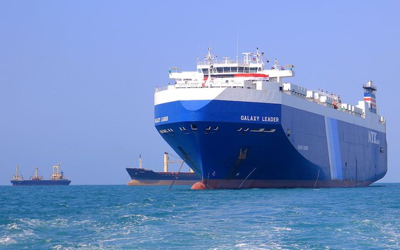 Khối lượng vận chuyển qua Kênh Suez giảm 55% trong tuần