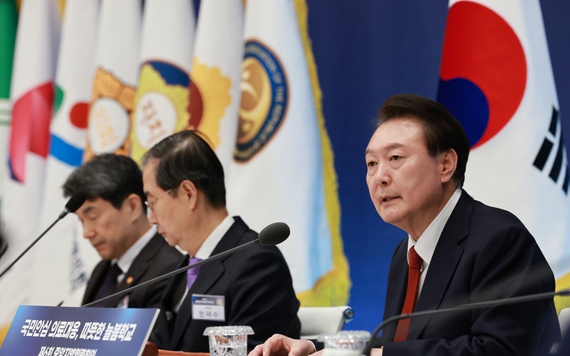 Chính phủ Hàn Quốc quyết không nhượng bộ, bước đầu tiên xử lý khủng hoảng y tế
