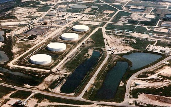 Thượng nghị sĩ Mỹ tìm cách tăng cường lệnh cấm bán dầu dự trữ cho Trung Quốc