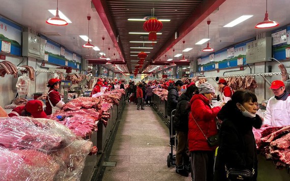 Giá tiêu dùng Trung Quốc tăng do nhu cầu mua sắm dịp Tết Nguyên đán