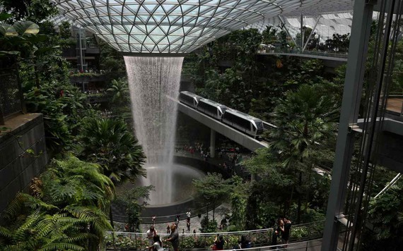 Kinh tế Singapore tăng trưởng nhanh hơn dự kiến
