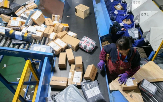 Dân Hàn 'đi chợ online' của Trung Quốc khi hàng giá rẻ tràn ngập thị trường