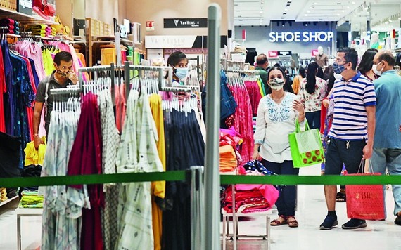Ngành bán lẻ thời trang Ấn Độ: Bùng nổ hai đầu, tụt hậu ở giữa