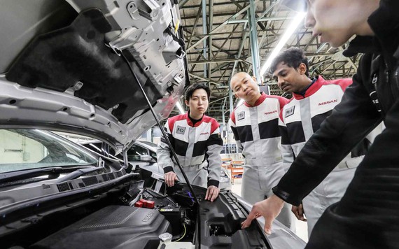 Ngành ô tô Nhật Bản mở cửa cho thợ cơ khí nước ngoài