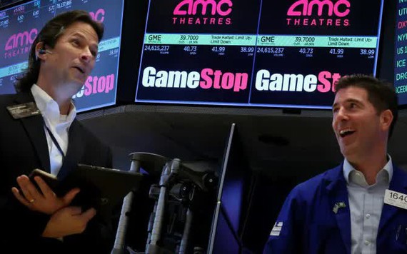 GameStop tăng vọt sau khi thu về 933 triệu USD từ việc bán cổ phiếu