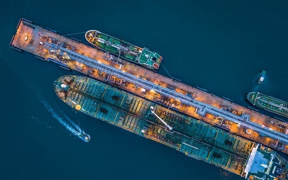 Nhập khẩu dầu châu Á giảm trong tháng 4