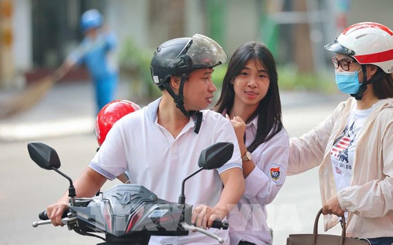 Hôm nay, hơn 105.000 thí sinh Hà Nội bắt đầu làm bài thi vào lớp 10