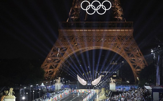 Lễ khai mạc Olympic Paris 2024: Ấn tượng và đặc sắc bất chấp trời mưa