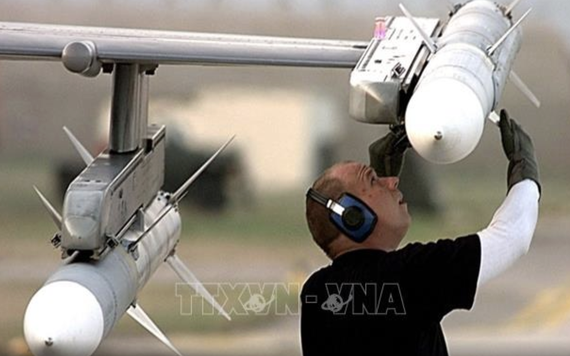 Đằng sau việc Lầu Năm Góc đặt mua lượng tên lửa AIM-120 lớn chưa từng có