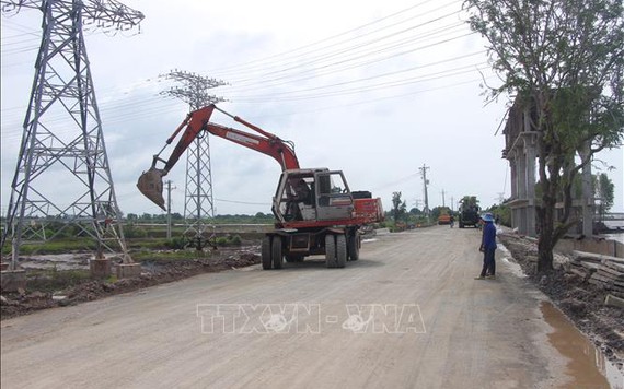 Giải ngân vốn đầu tư công tăng mạnh, đạt gần 44% kế hoạch
