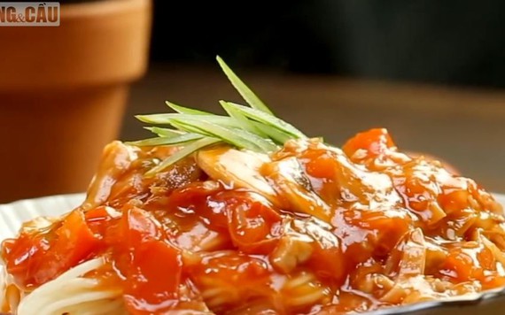 Cách làm sốt cà chua thịt heo, măng khô trộn mỳ Ý đơn giản