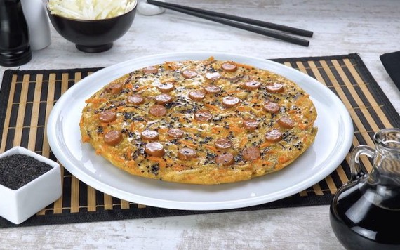 Học cách làm pizza trong chảo đơn giản của người Nhật