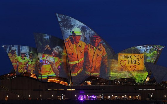 Nhà hát Opera Sydney tôn vinh những người lính cứu hoả