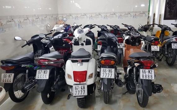 Bộ sưu tập 500 chiếc xe biển số đẹp 'khủng' ở Chợ Mới - An Giang 