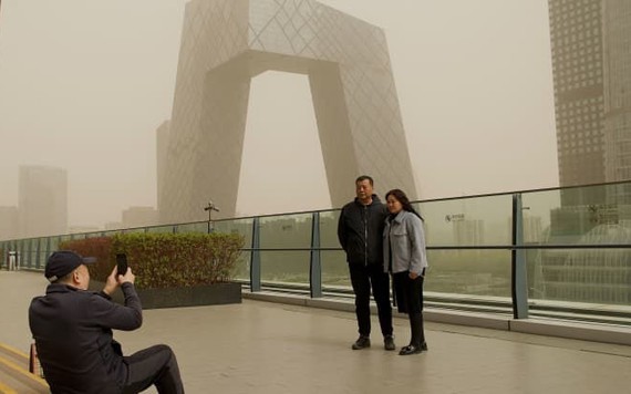 Bắc Kinh lại chìm trong bão cát nguy hiểm