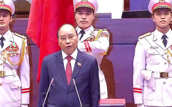 CLIP: Tân Chủ tịch nước Nguyễn Xuân Phúc tuyên thệ nhậm chức